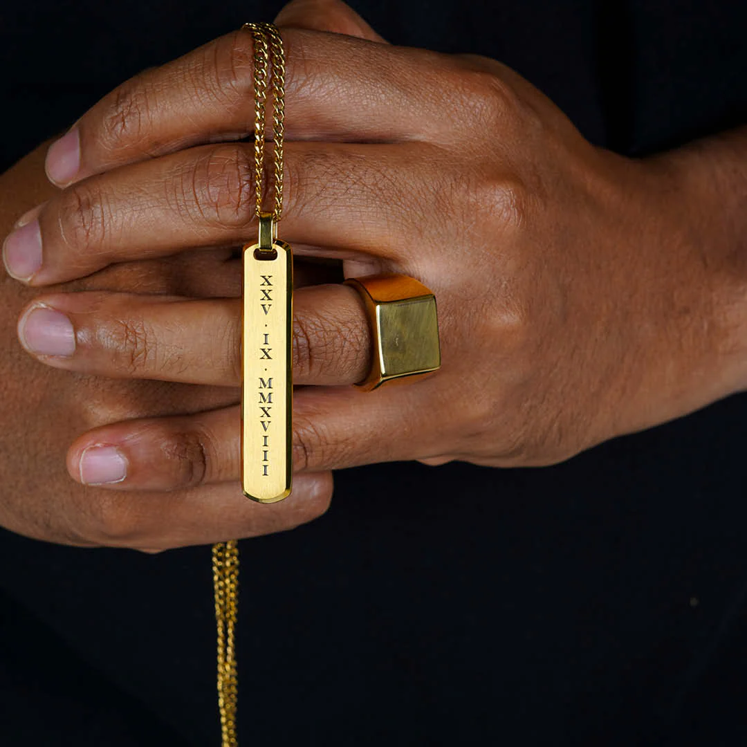 Theo Necklace - Vertical Inscription - Image 4