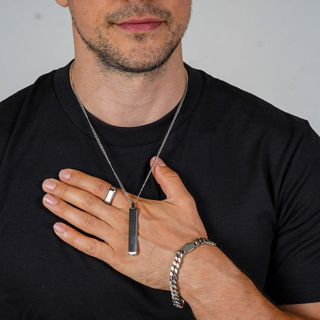 Theo Necklace - Vertical Inscription - Image 8